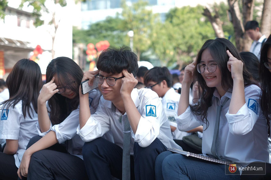 Những điều khác biệt trong lễ khai giảng của 10x mà thế hệ 8x, 9x sẽ ghen tỵ vì chẳng còn cơ hội trải nghiệm - Ảnh 5. Những điều khác biệt trong lễ khai giảng của 10x mà thế hệ 8x, 9x sẽ ghen tỵ vì chẳng còn cơ hội trải nghiệm - Ảnh 5.