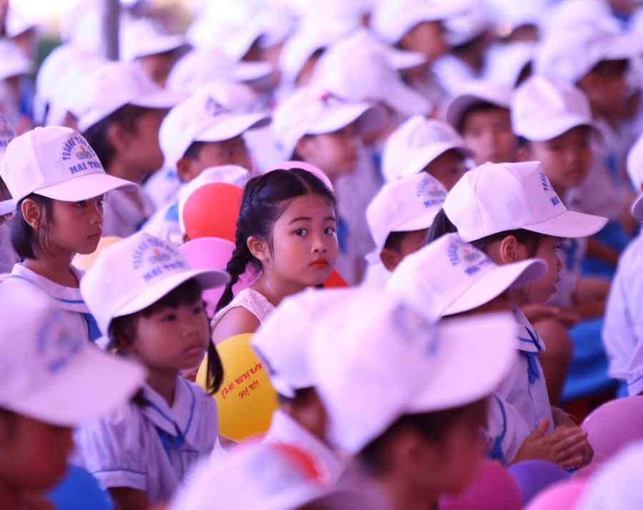 Những ánh mắt bỡ ngỡ đầu năm học mới của học sinh lớp 1