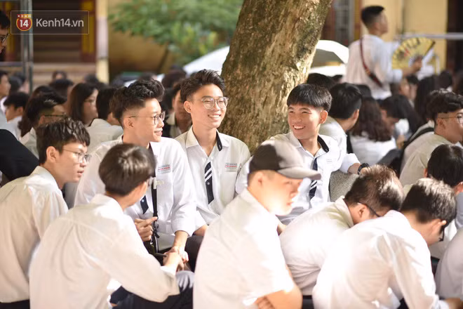Những điều khác biệt trong lễ khai giảng của 10x mà thế hệ 8x, 9x sẽ ghen tỵ vì chẳng còn cơ hội trải nghiệm - Ảnh 29.