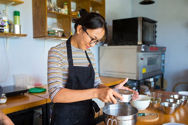 Sáng tôi dậy sớm chuẩn bị bữa cho nhà chồng để lấy lòng mọi người. (Ảnh minh họa).