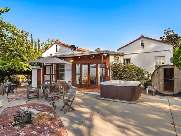 ngoi nha xay ra vu giet nguoi rung ron, gia "cat co" van duoi khong het khach - 14