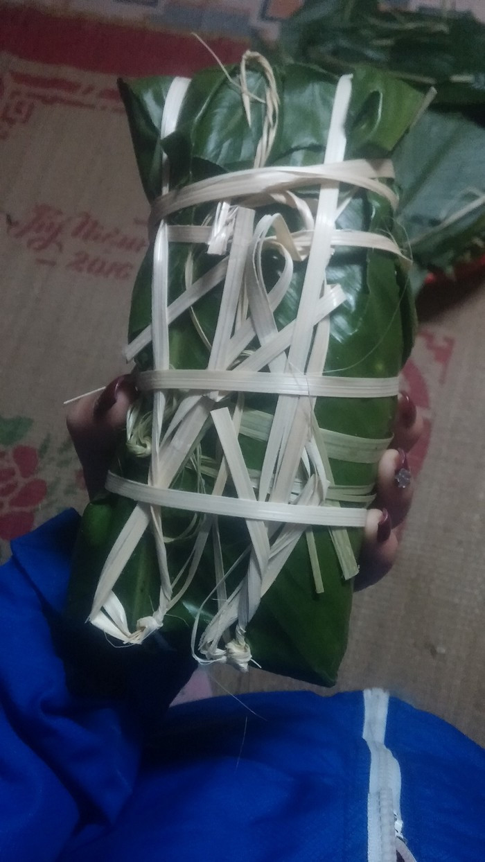  Khi mẹ bảo: “Gói cho chặt vào!”.