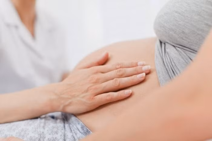 Mẹ bầu 6 tháng hoang mang khi uống nhiều nước nhưng vẫn bị cảnh báo THIẾU NƯỚC ỐI