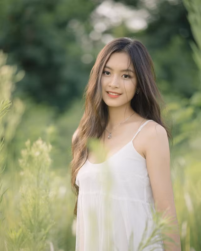  Không chỉ xinh đẹp, Tố Anh còn có thành tích học tập ấn tượng. 