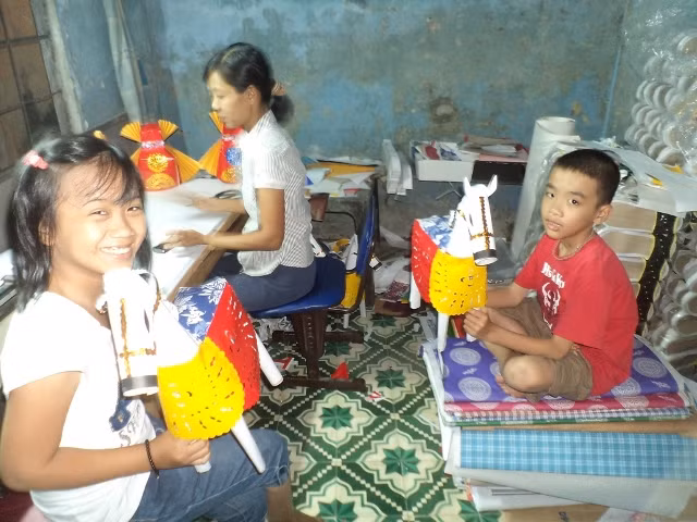 Giữ hồn ngựa giấy phố Hội