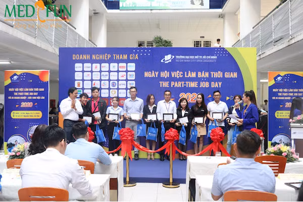 Sinh viên theo học ngành marketing có cơ hội được doanh nghiệp tuyển dụng ngay khi vừa tốt nghiệp