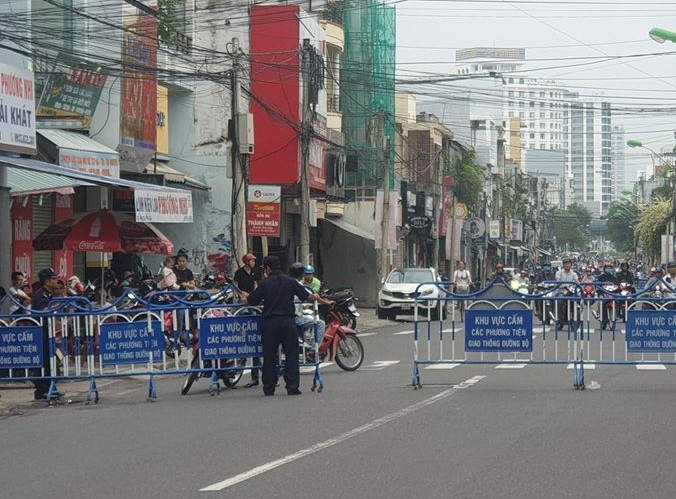 An ninh thặt chặt trước các đường đến phiên tòa xét xử LS Trần Vũ Hải An ninh thặt chặt trước các đường đến phiên tòa xét xử LS Trần Vũ Hải