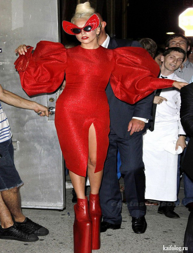 muon kieu thoi trang &quot;khac thuong&quot; khi di ra duong hinh anh 9