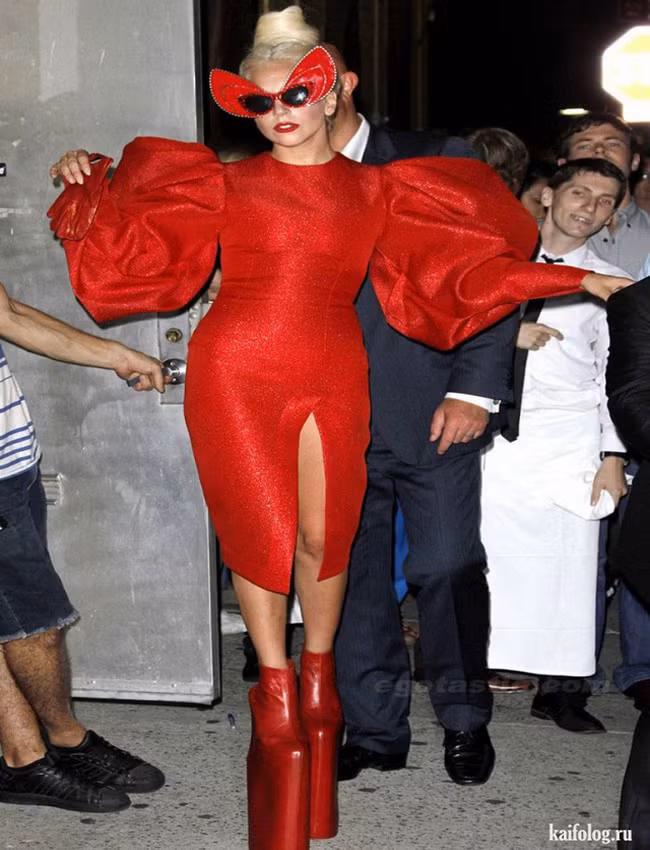 muon kieu thoi trang "khac thuong" khi di ra duong hinh anh 9