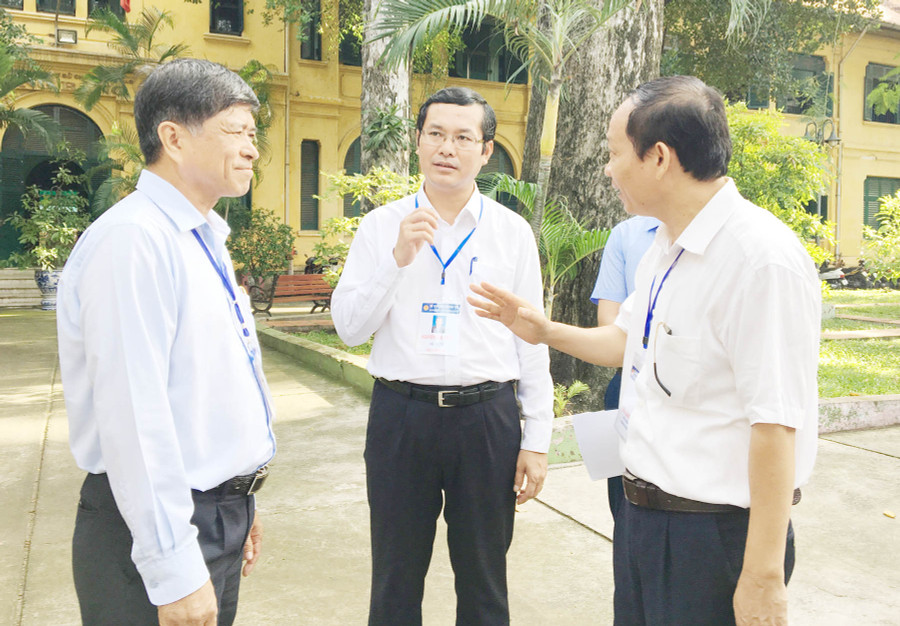 Thứ trưởng Nguyễn Văn Phúc làm việc với lãnh đạo Sở GD&ĐT TPHCM Thứ trưởng Nguyễn Văn Phúc làm việc với lãnh đạo Sở GD&ĐT TPHCM