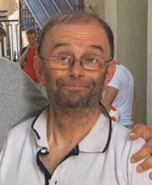 Douglas Moreton đã đi hơn 3.200km để đến Nga nhưng lại bỏ lỡ trận thắng lịch sử của đội nhà vì để quên vé