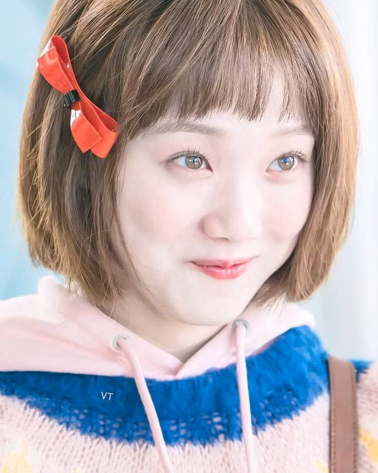 Nữ diễn viên Lee Sung Kyung cũng giúp cho kiểu tóc này được phổ biến rộng rãi hơn trên thị trường Châu Á