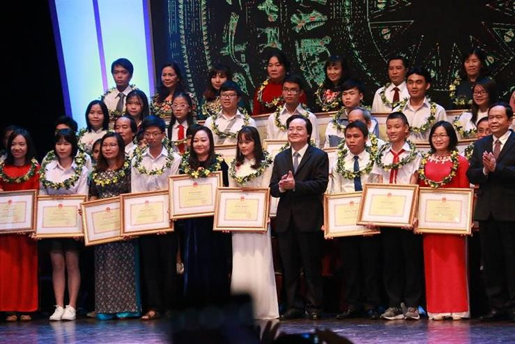 Những người thầy hội ngộ giữa mùa thu ảnh 8 Những người thầy hội ngộ giữa mùa thu ảnh 8