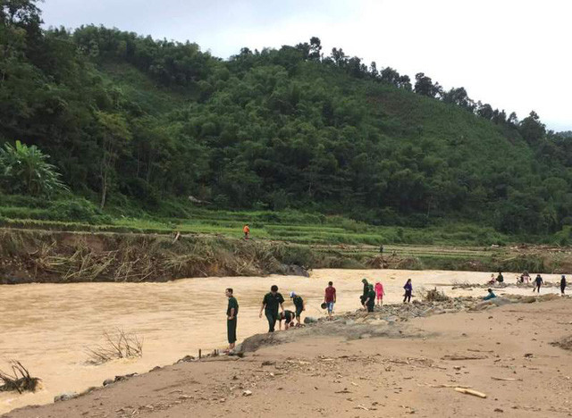 Tìm thấy thi thể cán bộ biên phòng bị lũ cuốn trôi ở Thanh Hóa