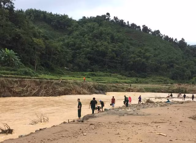 Tìm thấy thi thể cán bộ biên phòng bị lũ cuốn trôi ở Thanh Hóa
