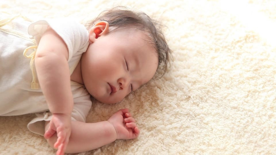 Nắng nóng đỉnh điểm, cho trẻ nằm phòng điều hòa nhiệt độ bao nhiêu để không hại cơ thể? nang nong dinh diem cho tre nam phong dieu hoa nhiet do bao nhieu de khong hai co the