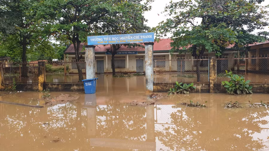 Trường học tại xã Đắk Liêng (huyện Lắk) bị ngập.