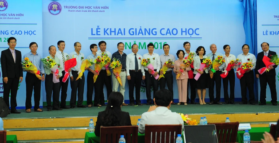 Các học viên cao học tại lễ khai giảng sáng nay