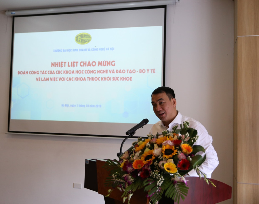 TS. Nguyễn Ngô Quang, Phó Cục trưởng phụ trách Cục Khoa học Công nghệ và Đào tạo – Bộ Y tế phát biểu tại buổi làm việc.