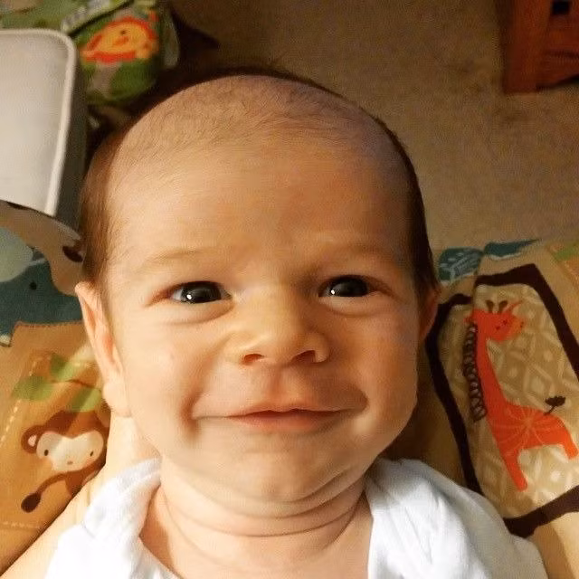 15 em be co khuon mat “gia” nhu nguoi lon hinh anh 6