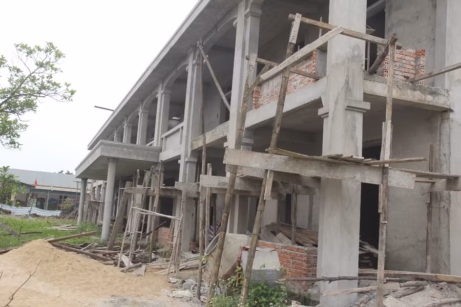 Hà Tĩnh: 3 năm chưa xây xong, trường học “kêu cứu"
