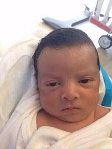 15 em be co khuon mat “gia” nhu nguoi lon hinh anh 12