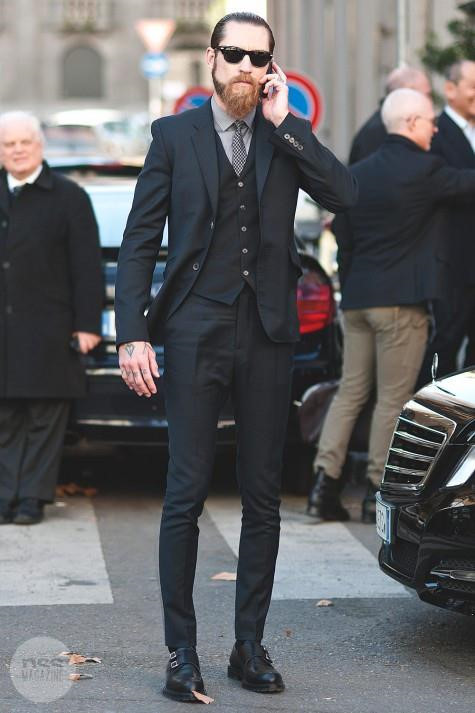 Mặc suit nên mang giày gì chuẩn nhất? ảnh 2 Mac suit nen phoi giay tay nhu the nao? hinh anh 2