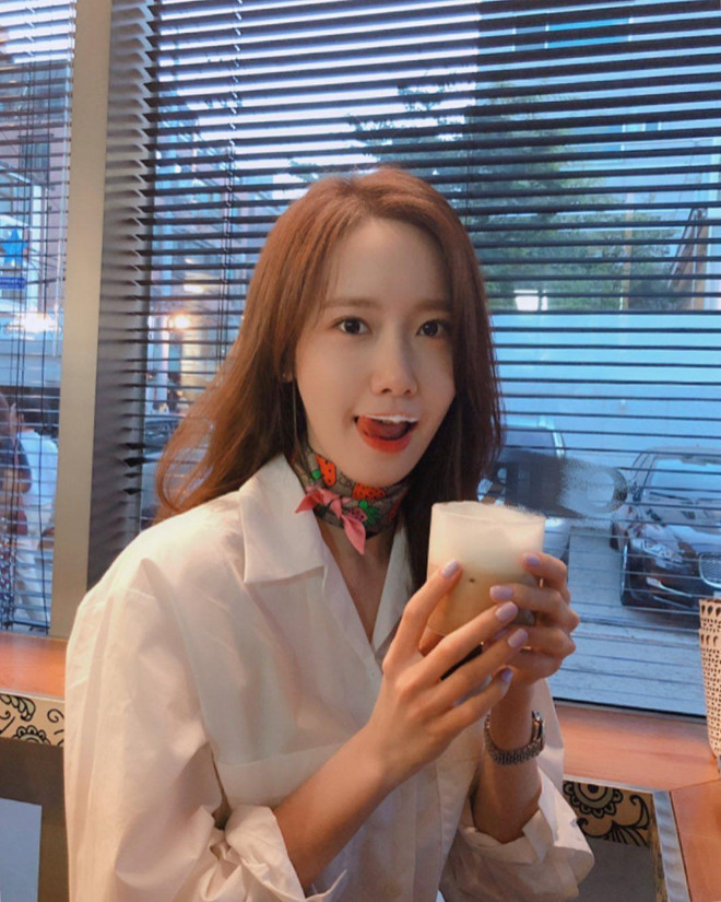 Thời trang street style bắt mắt của 3 nữ thần nhan sắc nhà SM ảnh 1 Thoi trang street style bat mat cua 3 nu than nhan sac nha SM hinh anh 1