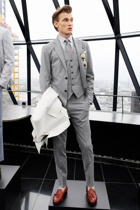 Mặc suit nên mang giày gì chuẩn nhất? ảnh 8 Mac suit nen phoi giay tay nhu the nao? hinh anh 8