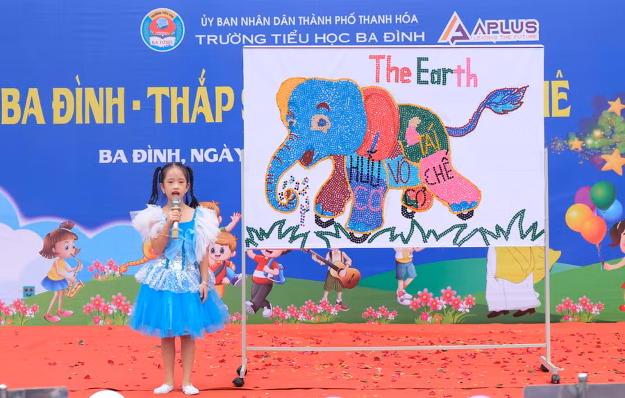 Mô hình bảo vệ môi trường của học sinh được đánh giá có sự sáng tạo độc đáo. (Ảnh: NT)