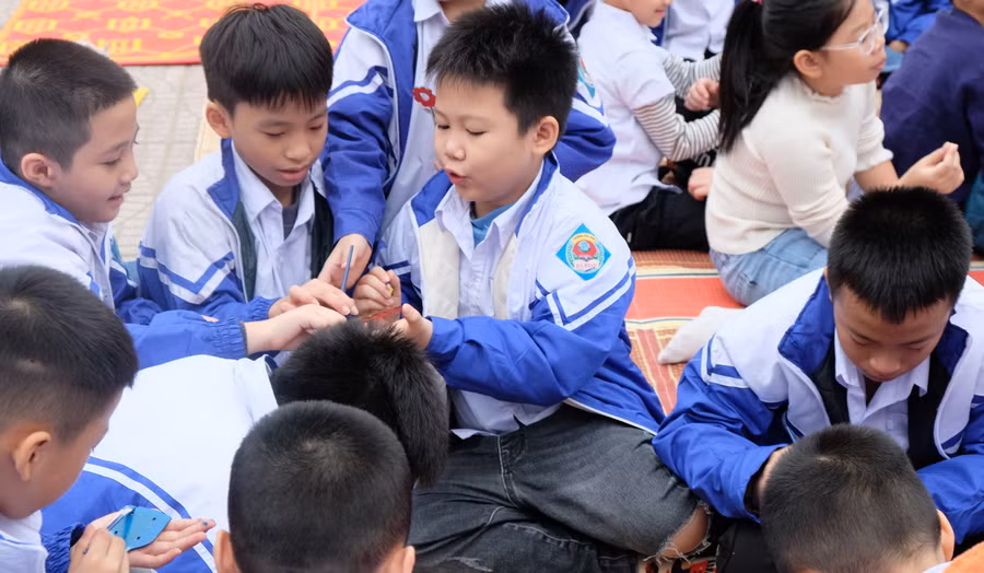 Học trò thoả sức sáng tạo trong ngày hội STEM. (Ảnh: NT)