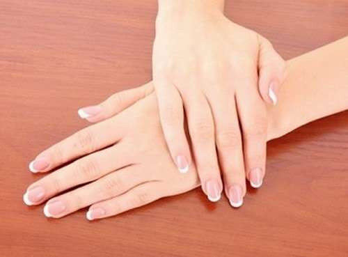 Phụ nữ bàn tay đẹp sẽ có số sướng.
