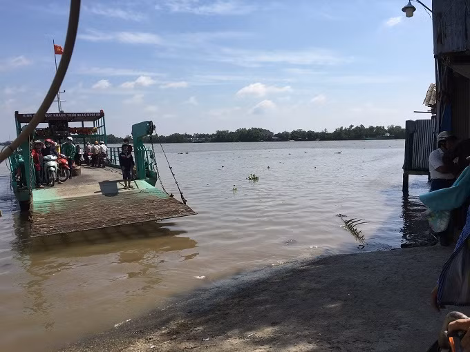 Sự thật về tảng đá nổi được trăm người tranh nhau vái lạy ở Long An