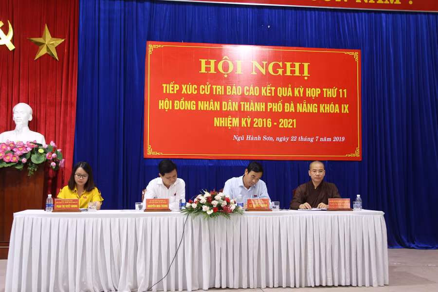 Hội nghị tiếp xúc cử tri, báo cáo kết quả kỳ họp HĐND TP tại quận Ngũ Hành Sơn.