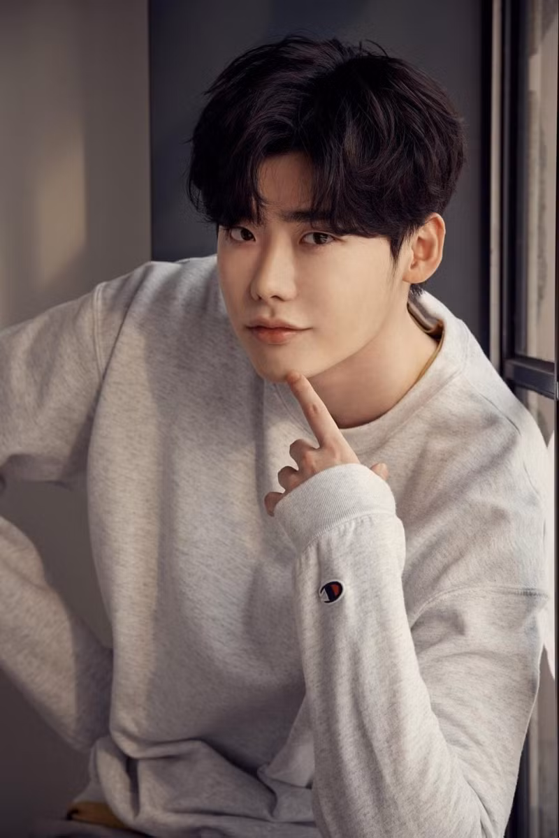 Lee Jong Suk là hình mẫu soái ca của fan nữ khắp châu Á.