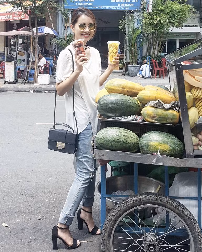 Hãy là cô gái gợi cảm, phong cách như BTV thể thao Quỳnh Chi ảnh 14 Hãy là cô gái gợi cảm, phong cách như BTV thể thao Quỳnh Chi ảnh 14