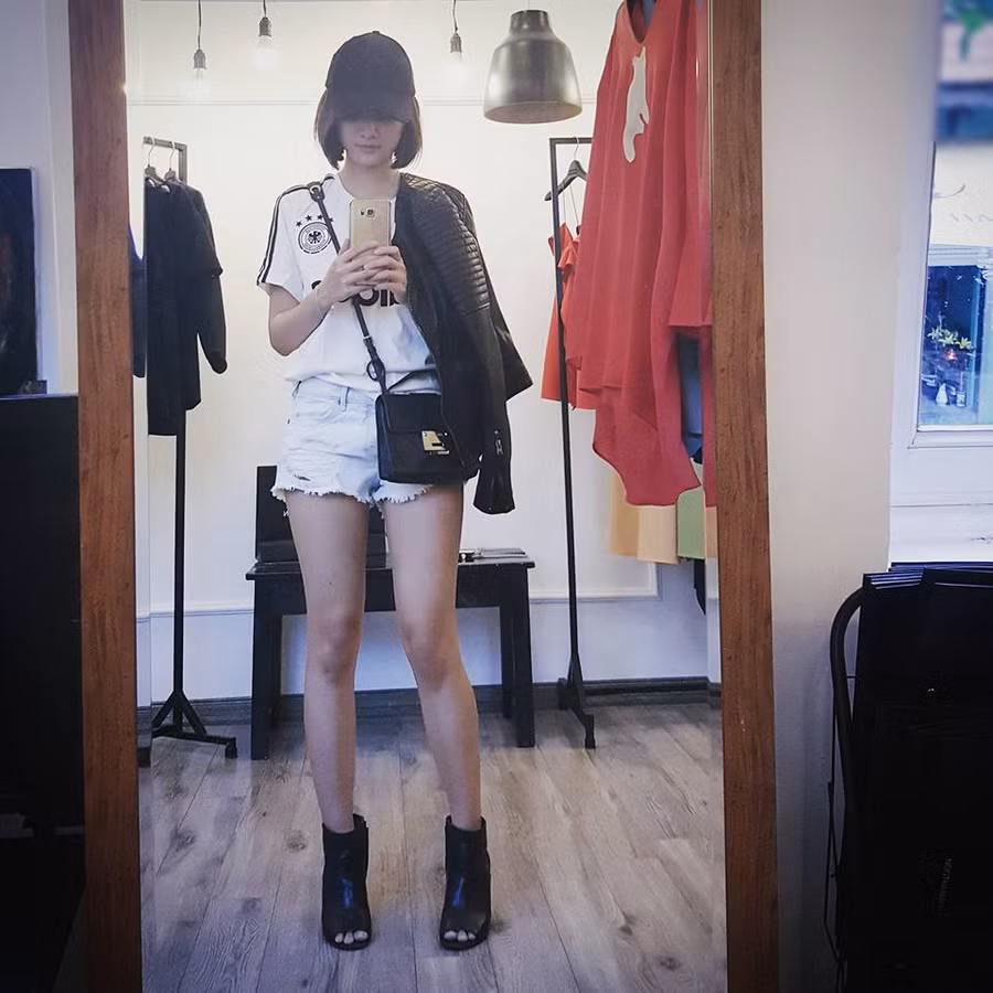 Hãy là cô gái gợi cảm, phong cách như BTV thể thao Quỳnh Chi ảnh 21 Hãy là cô gái gợi cảm, phong cách như BTV thể thao Quỳnh Chi ảnh 21