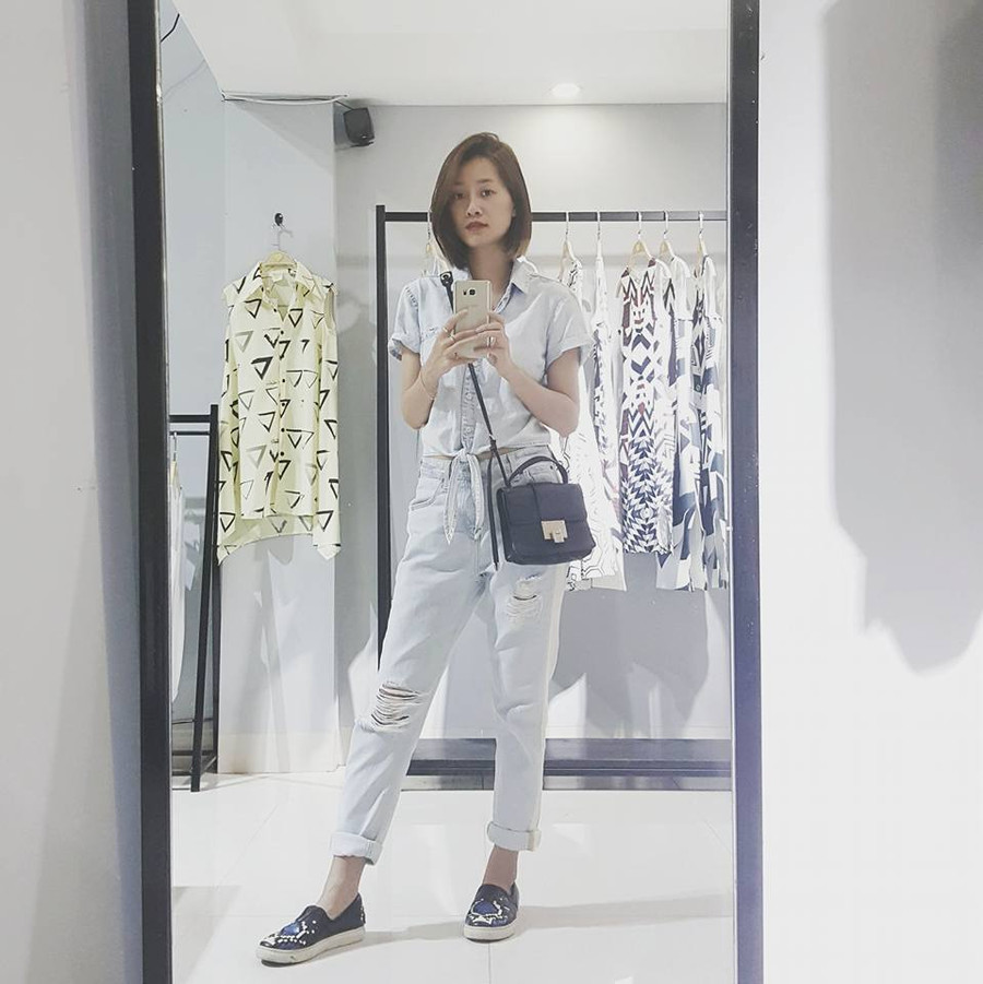 Hãy là cô gái gợi cảm, phong cách như BTV thể thao Quỳnh Chi ảnh 22 Hãy là cô gái gợi cảm, phong cách như BTV thể thao Quỳnh Chi ảnh 22