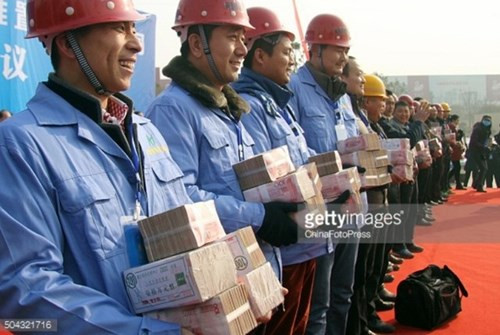 Đại gia xây dựng thưởng tết cả "núi" tiền cho công nhân ảnh 6 Đại gia xây dựng thưởng tết cả