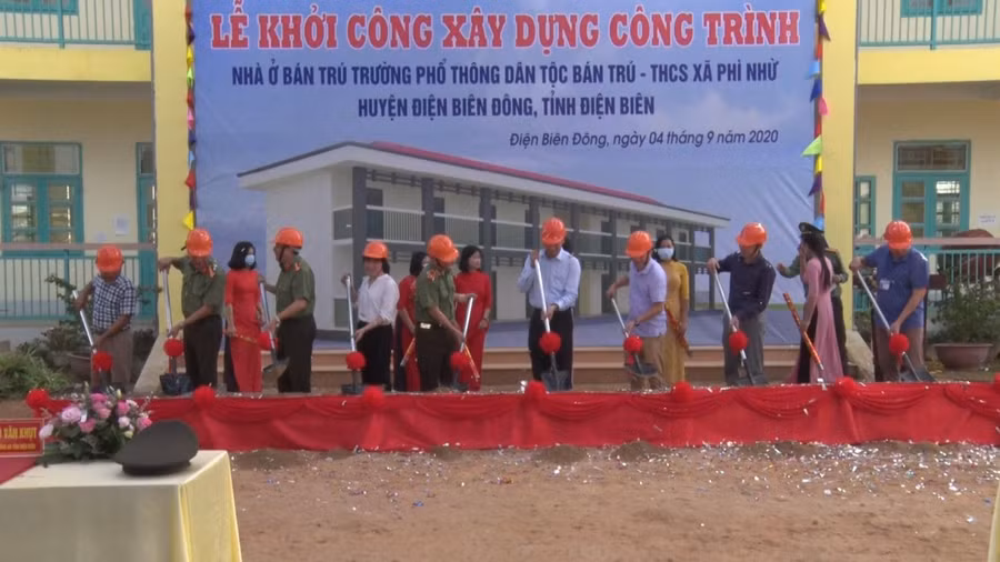 Lãnh đạo Công an tỉnh Điện Biên cùng đại diện cấp ủy, chính quyền huyện Điện Biên Đông động thổ công trình