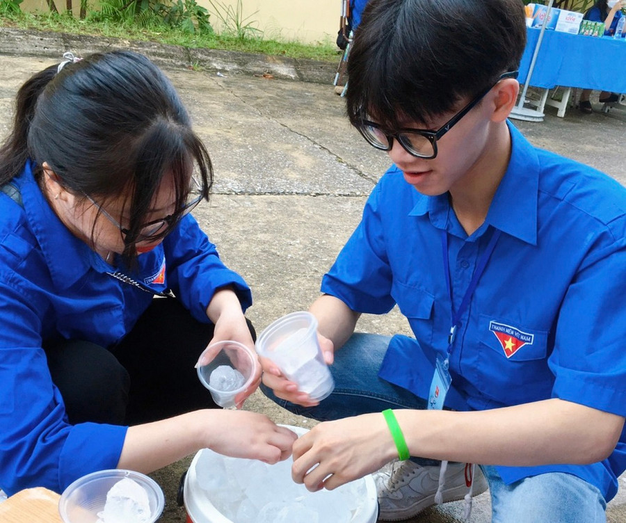 Tiếp sức mùa thi là hoạt động thường niên được Đoàn thanh niên, Hội sinh viên trường trường Đại học Kỹ thuật Công nghiệp tổ chức.