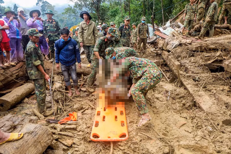 Lực lượng chức năng đã tìm thấy thêm một thi thể khu vực sạt lở.