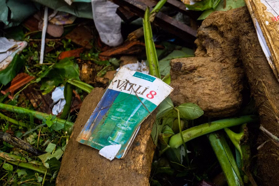 Những cuốn sách học của các em nơi đây.