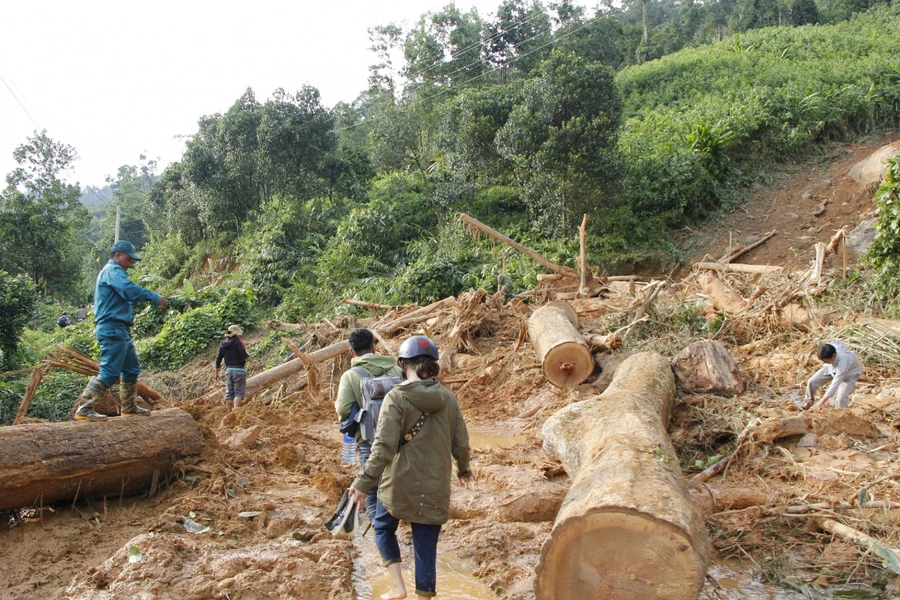 Đường vào thôn 1, xã Trà Leng, huyện Nam Trà My, tỉnh Quảng Nam.