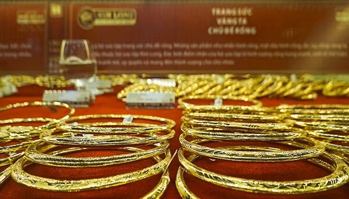 Giá vàng đầu tuần 20/5 quanh mức 90 triệu đồng/lượng