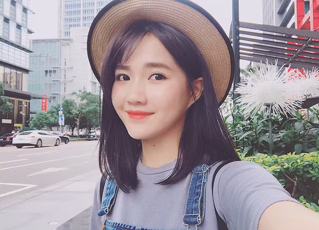 “Hot girl Reuters” nổi danh trên báo nước ngoài ảnh 6