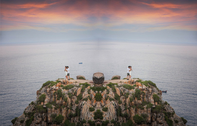 Phong cảnh nơi đây đẹp và mộc mạc như chính con người ở đây vậy, qua bộ ảnh Sang Lê mong muốn mọi người có thể biết đến và cảm nhận Xứ sở hoa vàng trên cỏ xanh thơ mộng và đẹp tuyệt vời như thế nào.