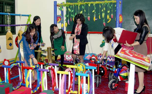 Nhiều đồ dùng, đồ chơi trưng bày tại Hội thi được ban tổ chức đánh giá rất cao.