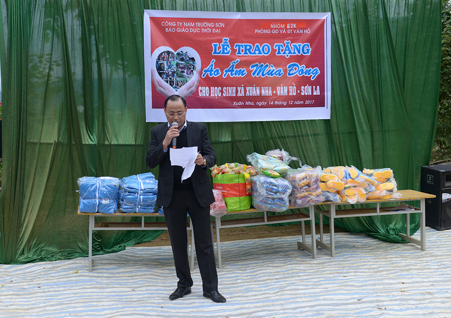 Ông Phạm Tuấn Anh đại diện Quỹ Hỗ trợ Giáo dục NTS – Kaspersky trực thuộc NTS Group phát biểu tại buổi lễ trao quà Ông Phạm Tuấn Anh đại diện Quỹ Hỗ trợ Giáo dục NTS – Kaspersky trực thuộc NTS Group phát biểu tại buổi lễ trao quà