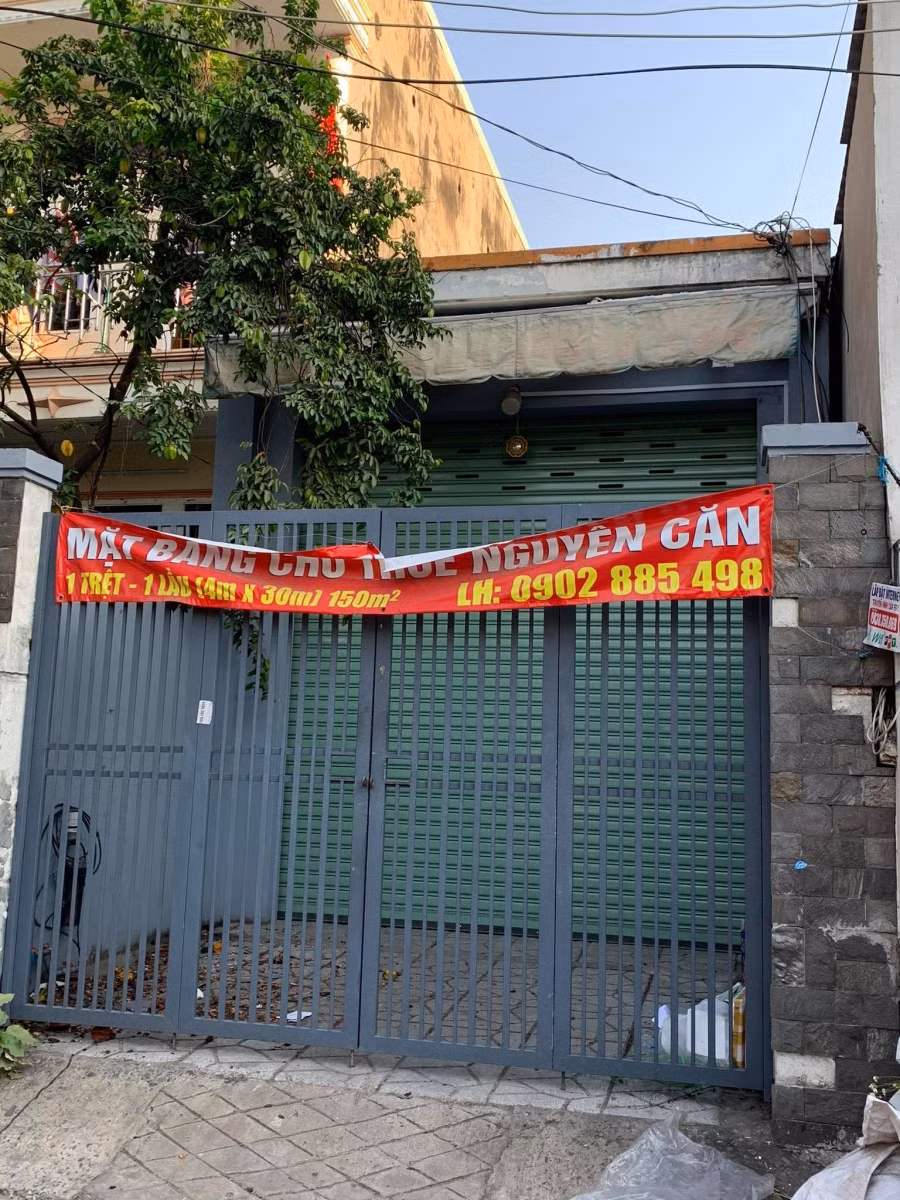 Một mặt bằng trong hẻm tại quận Gò vấp cũng buộc phải cho thuê lại vì kinh doanh không được.